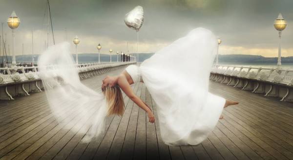 Photograph Vicki Lea Boulter Bridal Levitation on One Eyeland